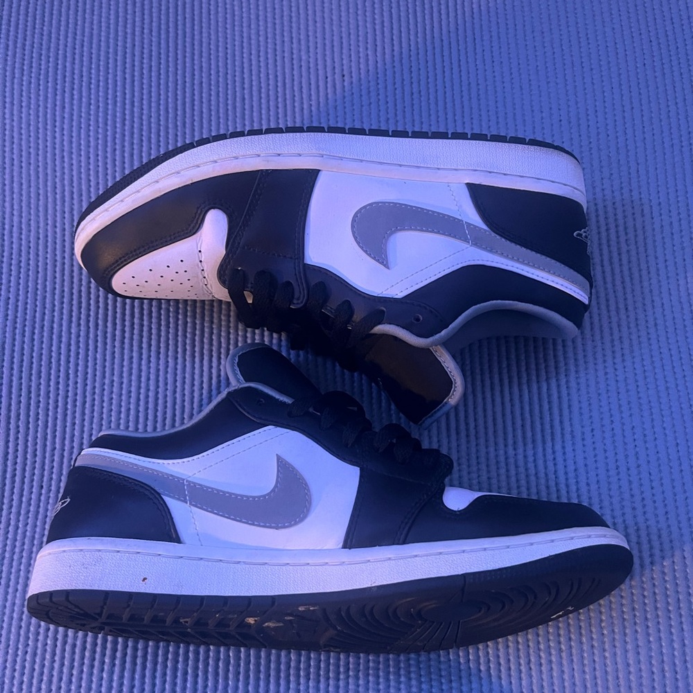 Nike Black and White Sneakers